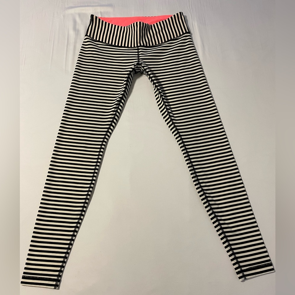EUC Lululemon stripe leggings size 10
